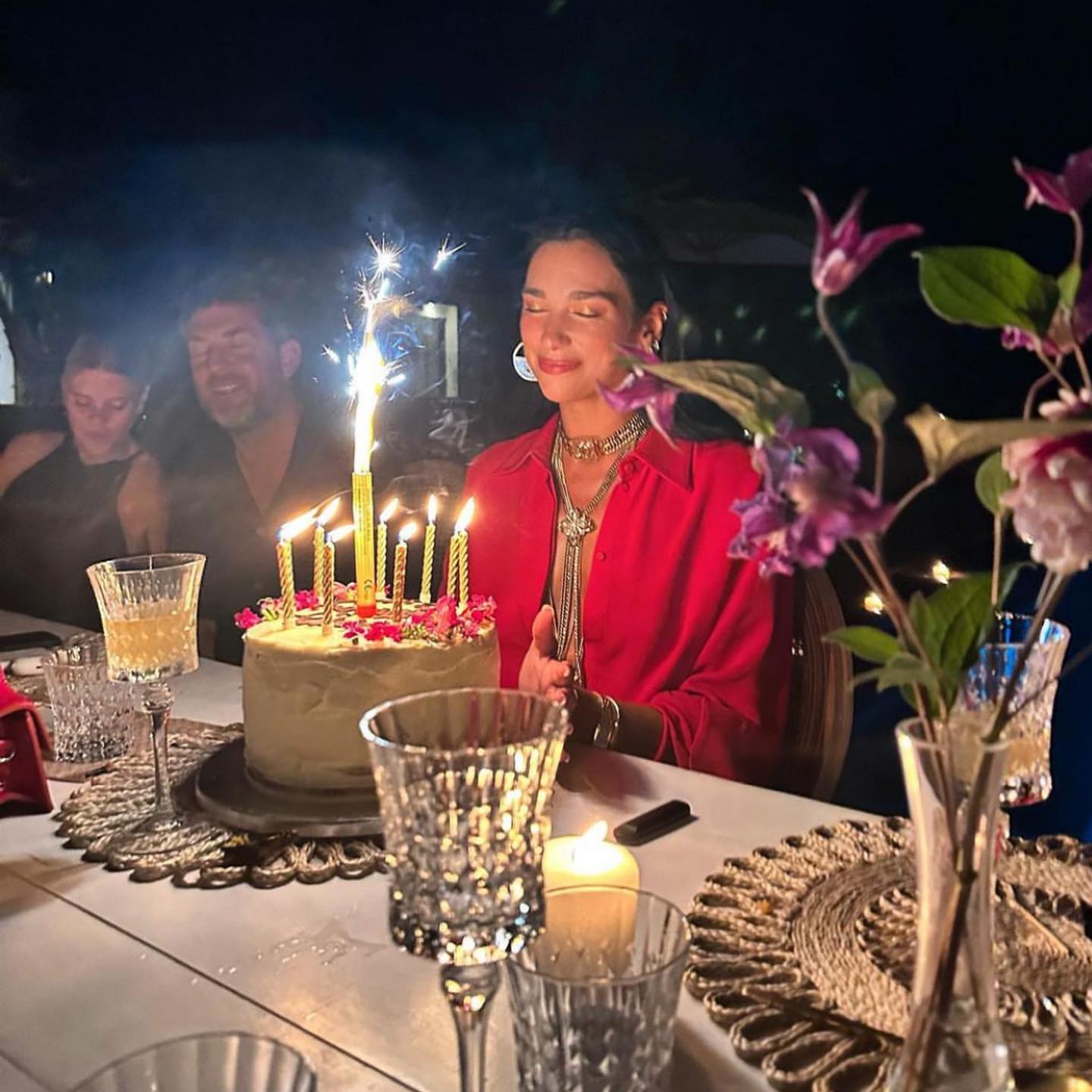 Dua marked turning 28 with a huge cake
